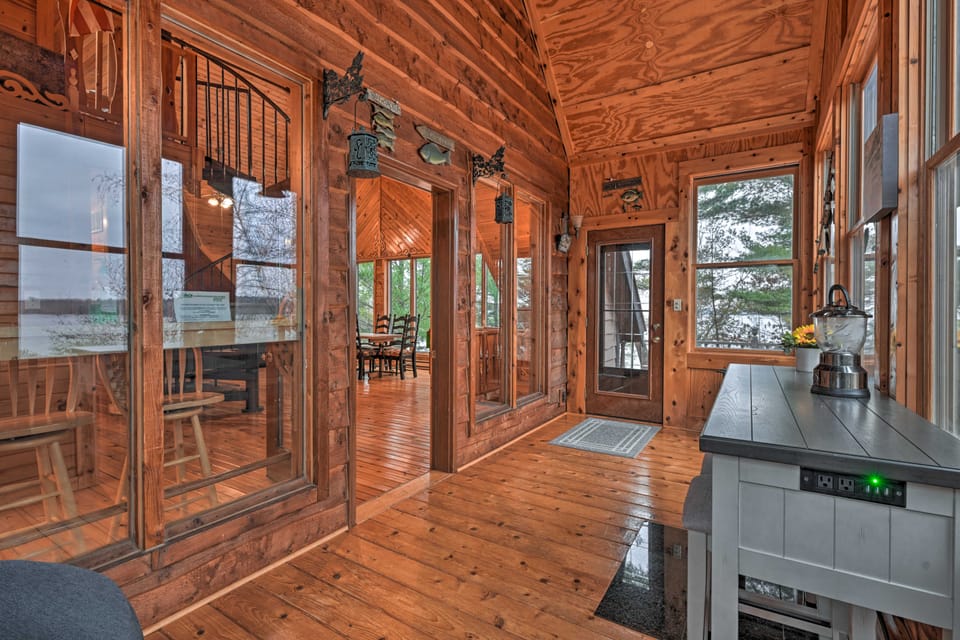Waterfront Arkdale Retreat: 2 Acres w/ Deck & View House in Castle Rock Lake
