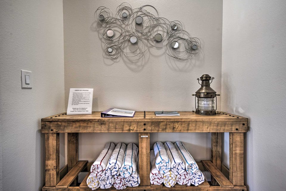 Desert Oasis w/ Pool < 9 Mi to Empire Polo Club! House in Bermuda Dunes