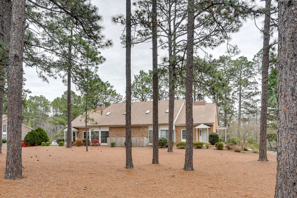 Pinehurst Condo ~ 2 Miles to Downtown & Resort! Apartment in Pinehurst