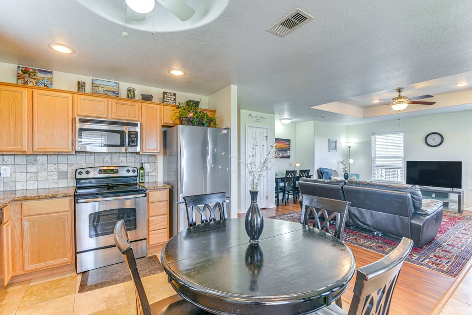 Steps to Surfside Beach with Easy Ramp Access! House in Surfside Beach