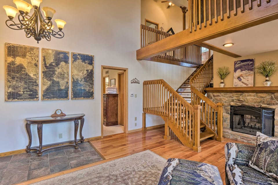 Expansive Mountain Retreat w/ Views of Pikes Peak! House in Woodland Park