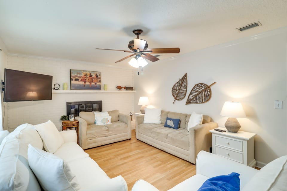 Beach Retreat in Jacksonville: Pet/Family-Friendly House in Jacksonville Beach