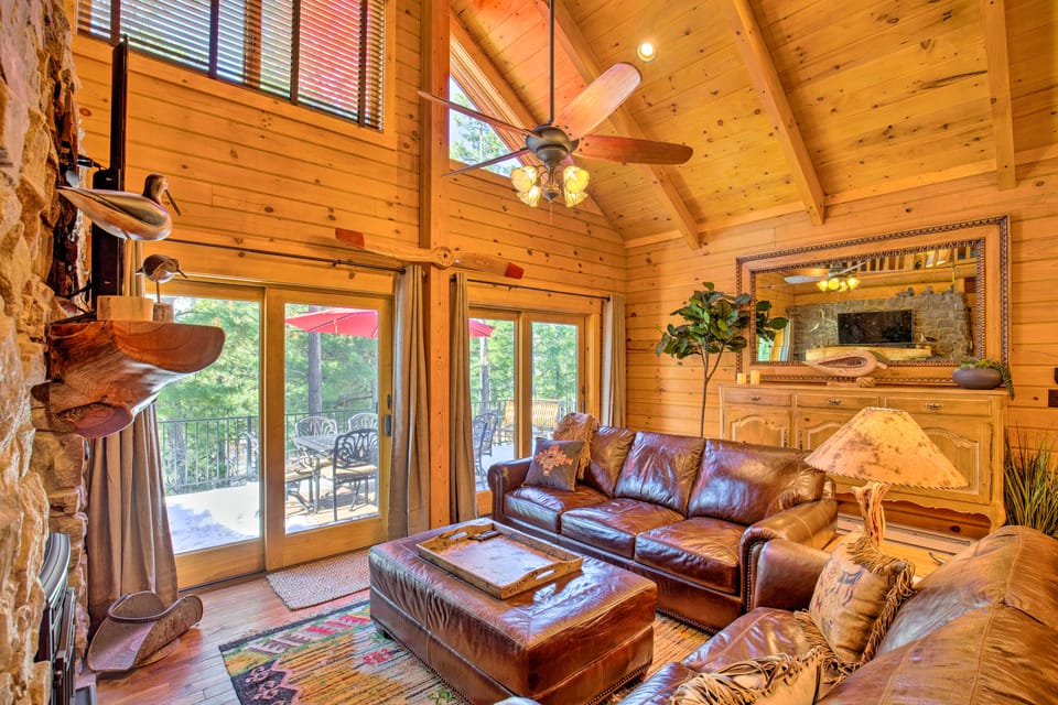 Luxury Mountain Cabin w/ Furnished Deck + Views! House in Arizona