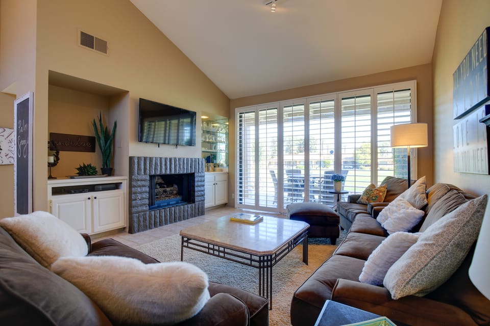 Golf Resort Getaway w/ Pool Access in Palm Desert Apartment in Palm Desert