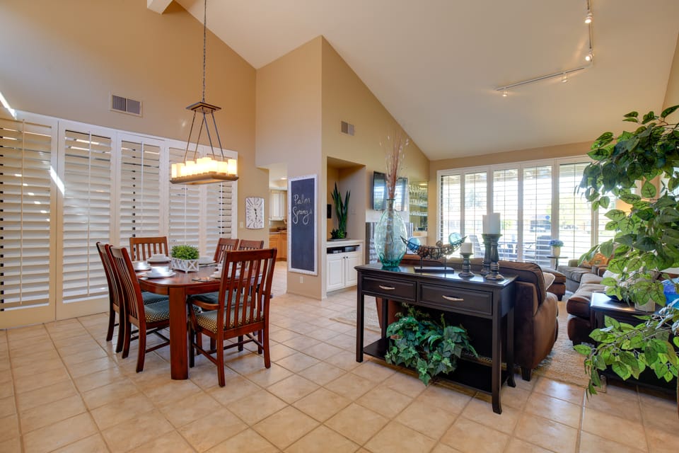 Golf Resort Getaway w/ Pool Access in Palm Desert Apartment in Palm Desert