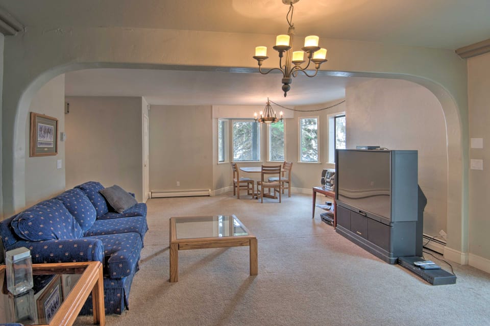 Stateline Ski House: Walk to Boulder Lift! House in Kingsbury