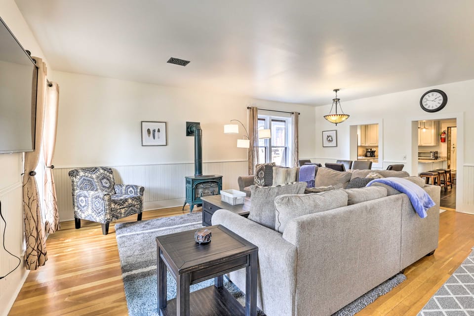 Close to Main St & Slopes: Breck Home w/ Hot Tub! House in Breckenridge