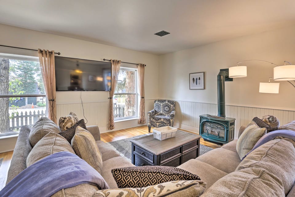 Close to Main St & Slopes: Breck Home w/ Hot Tub! House in Breckenridge
