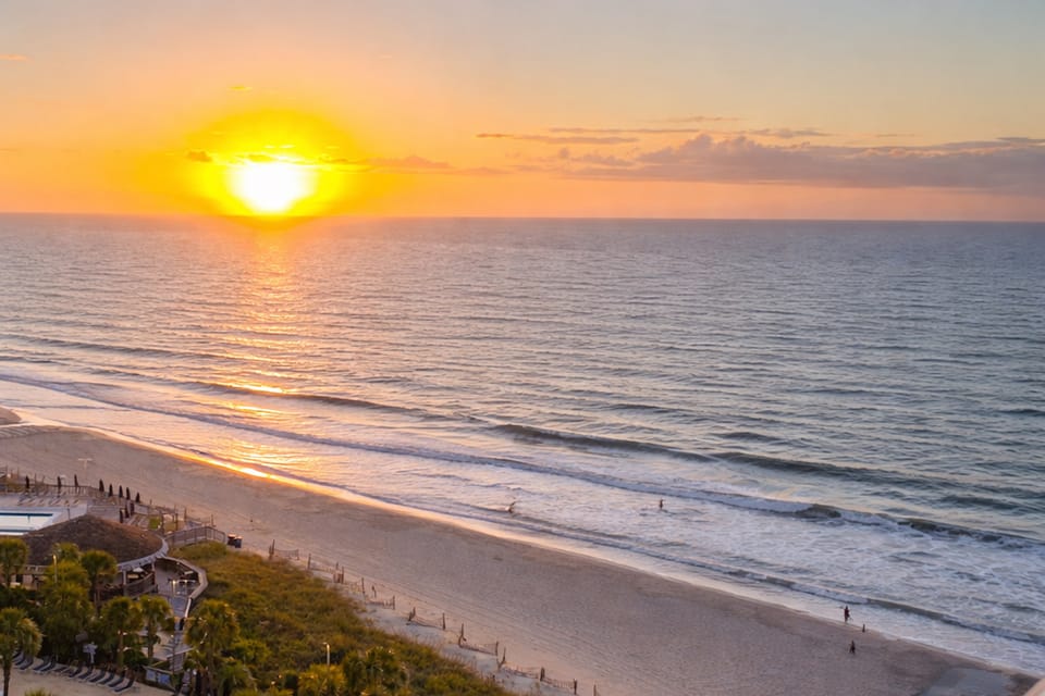 Warm Weather Escape w/ Pool Access in Myrtle Beach Apartment in South Carolina