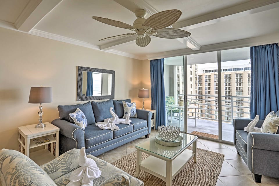 Warm Weather Escape w/ Pool Access in Myrtle Beach Apartment in South Carolina
