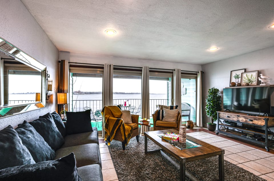 Resort-Style Lake Conroe Retreat w/ Balcony & View Apartment in Lake Conroe
