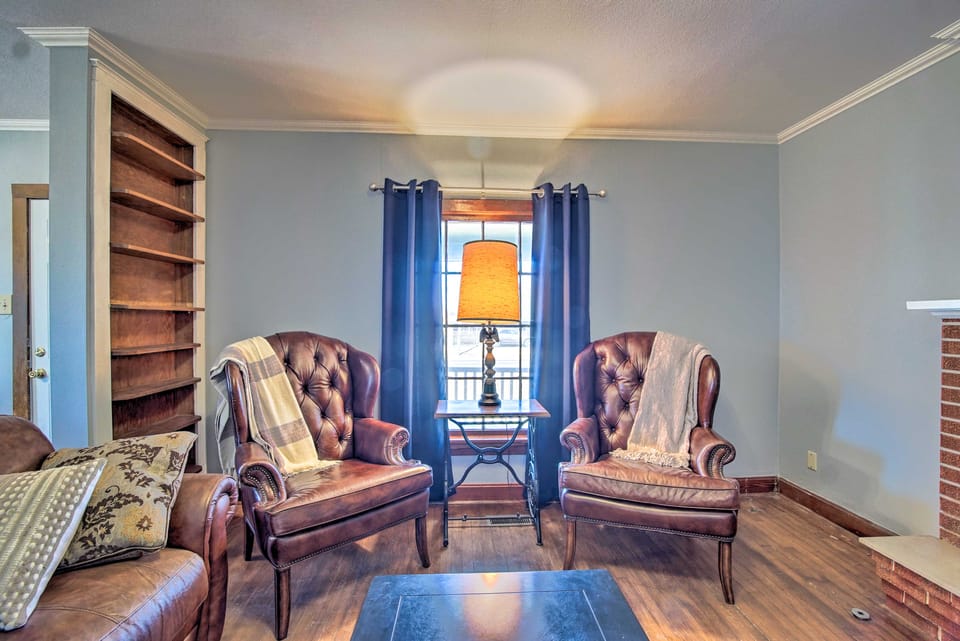 Quiet Family Home - 12 Miles to Pomona State Park! House in Kansas