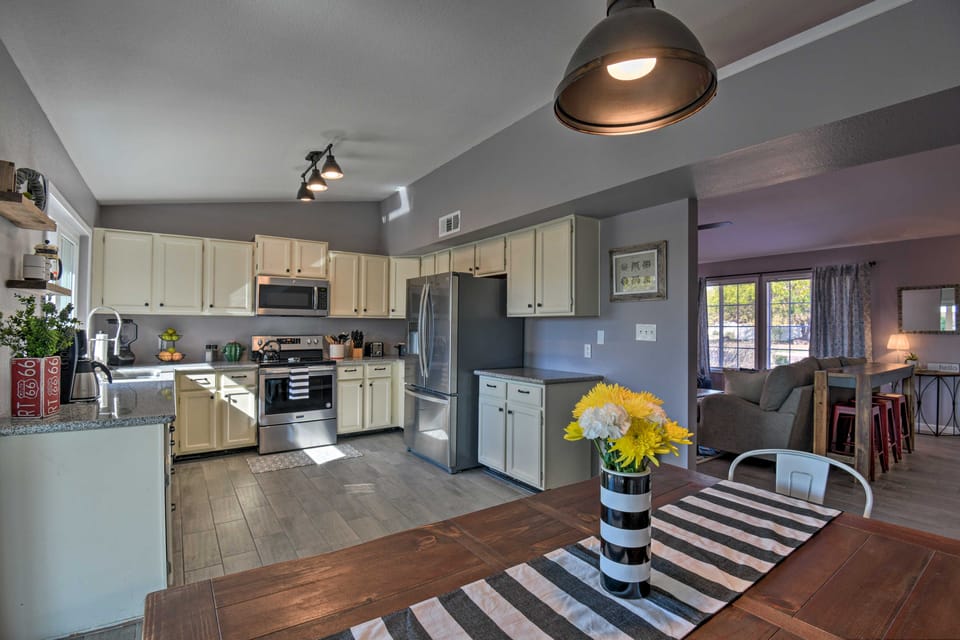 Work, Play & Stay: Scottsdale Gem w/ Outdoor Oasis House in Kierland