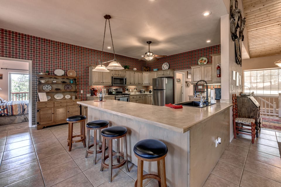 19 Mi to Ski Apache! Cozy Ruidoso Digs Near Dtwn House in Ruidoso