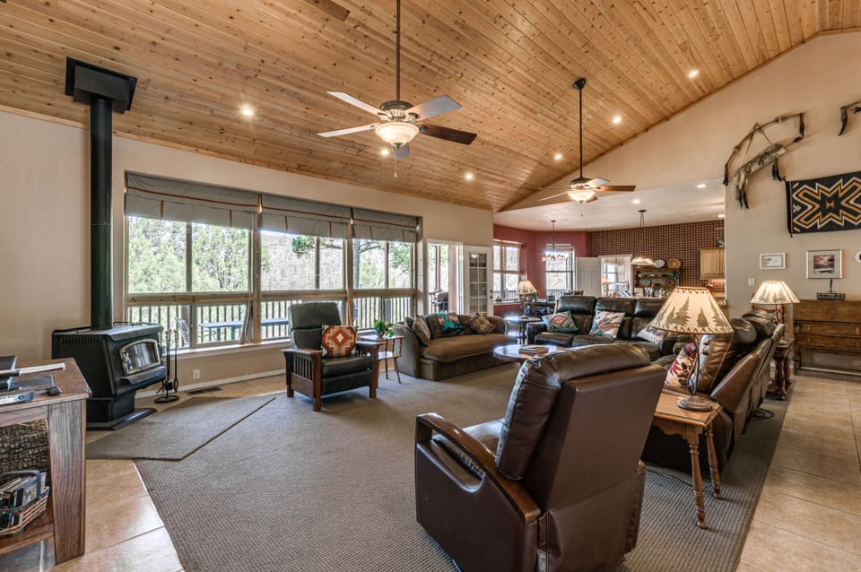 19 Mi to Ski Apache! Cozy Ruidoso Digs Near Dtwn House in Ruidoso