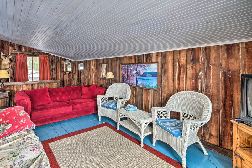 Waterfront Glen Lake Cabin w/ Boat Dock & Deck House in Queensbury