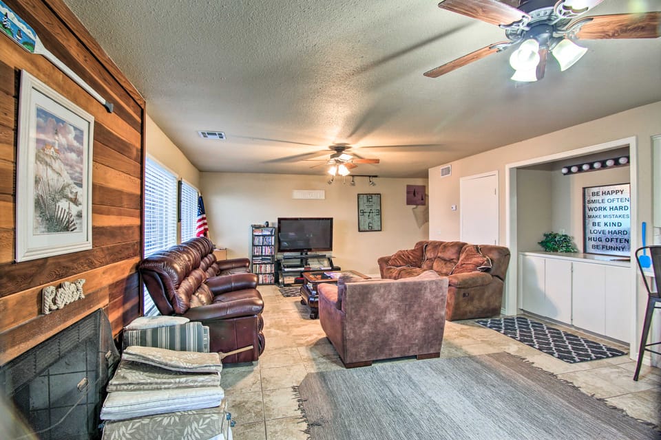 Lakefront Home w/ Private Beach Access! Apartment in Longtown