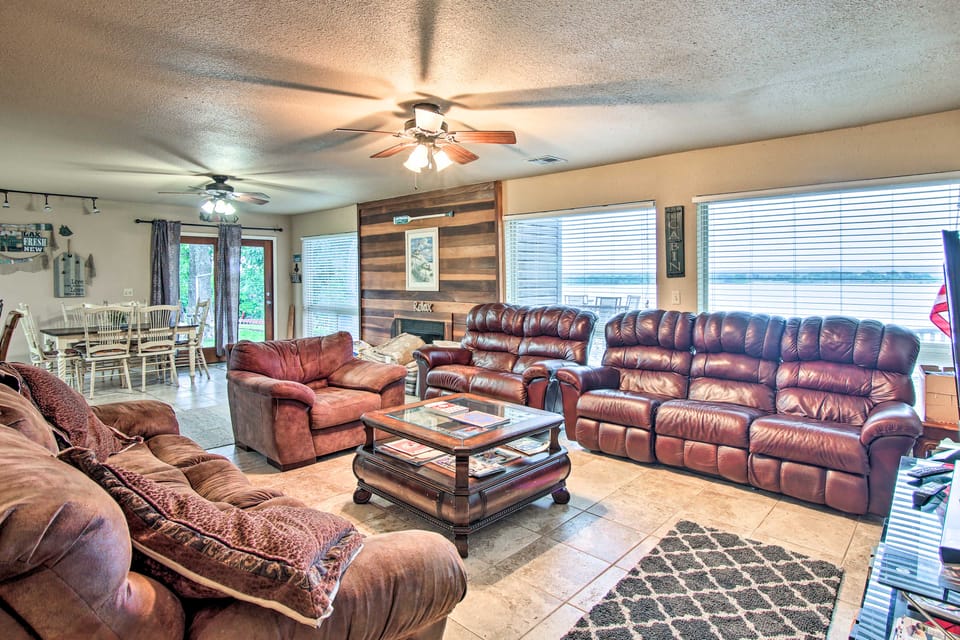 Lakefront Home w/ Private Beach Access! Apartment in Longtown