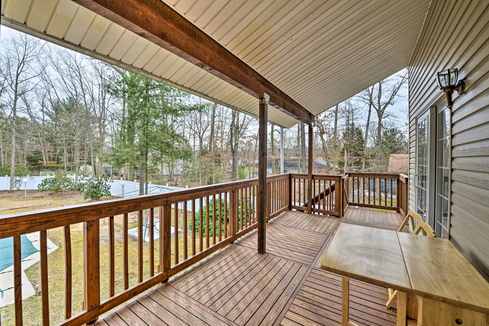 Beautiful 4-Bedroom Pool Home w/ 2-Story Deck! House in Atlantic County