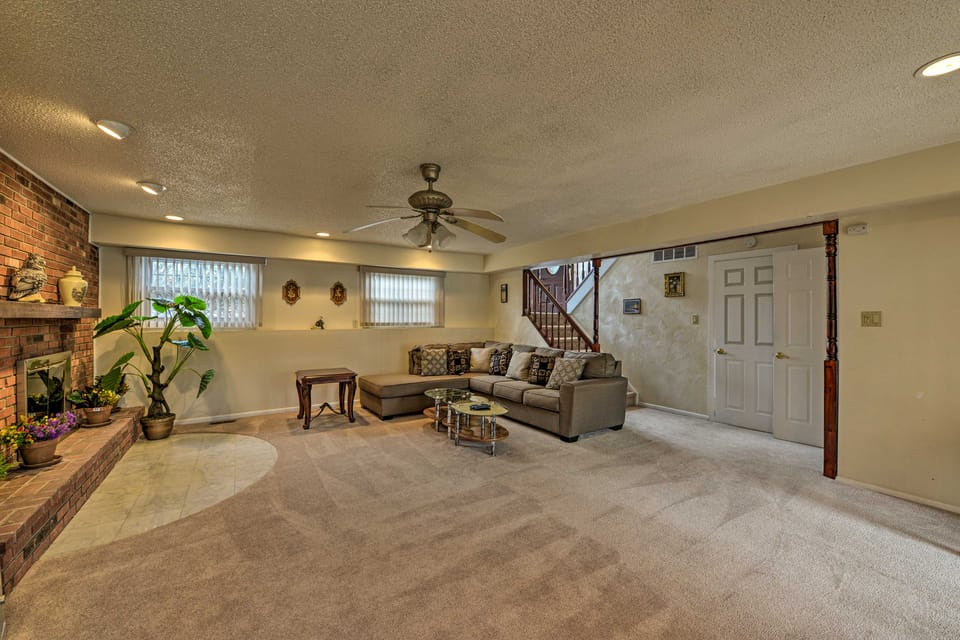 Beautiful 4-Bedroom Pool Home w/ 2-Story Deck! House in Atlantic County