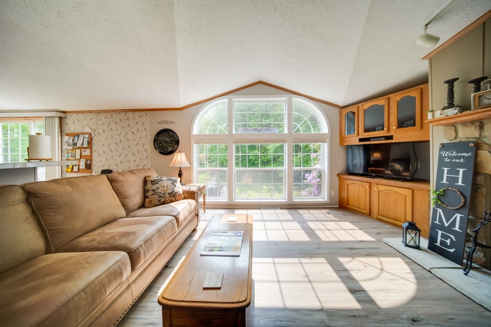 Secluded Ohio Getaway on 65 Acres! House in Lake Erie