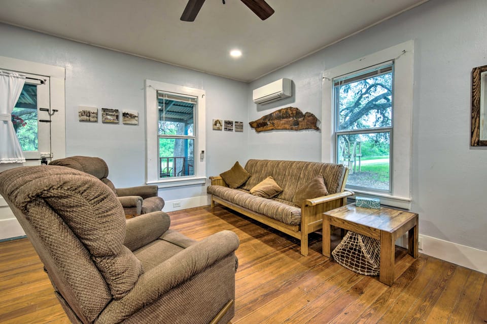 Betty B's River House < 1 Mi to Blanco State Park! Cottage in Blanco