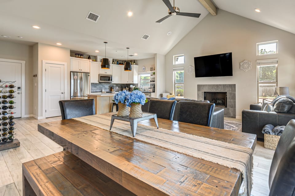 'Uncorked Ranch' Hill Country Home: 1 Mi to Winery Apartment in Fredericksburg