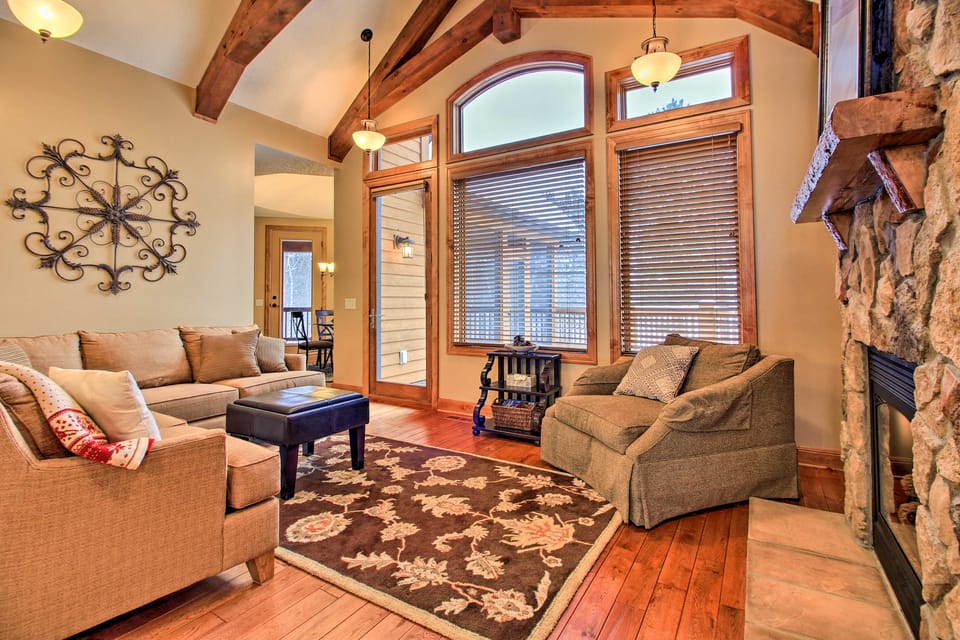 Lakefront Retreat at Giants Ridge: Golf, Hike, Ski House in Biwabik