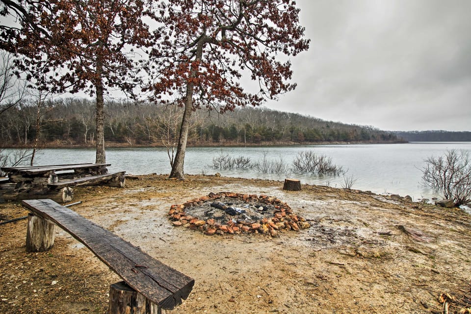 Stockton Lake Escape w/ Kitchen, Half Mile to Lake Apartment in Ozark Mountains