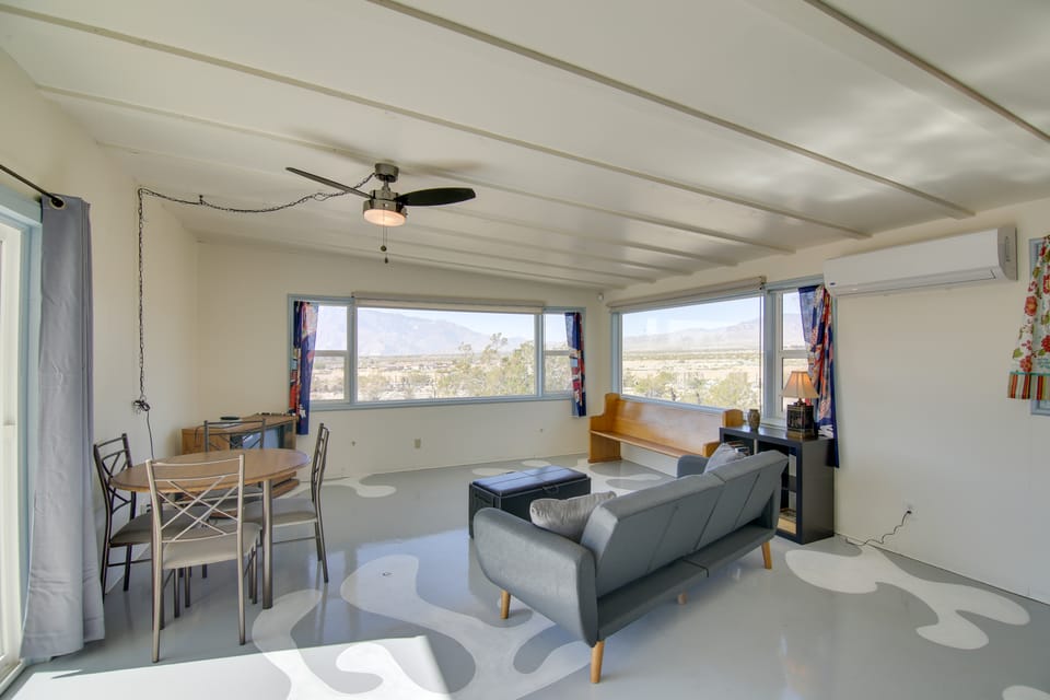 Patio & Views: Eccentric Desert Hot Springs Home House in Desert Hot Springs