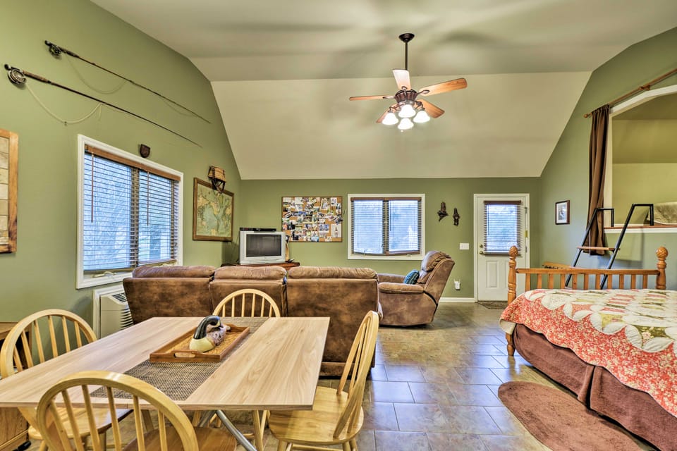 Guntersville Lake Home w/ Deck & Covered Boat Slip Apartment in Grant