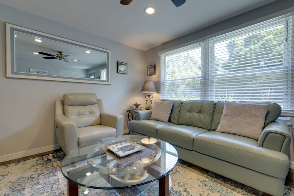 Coastal Getaway w/ Porch, 2 Mi to Niantic Beach! House in Niantic