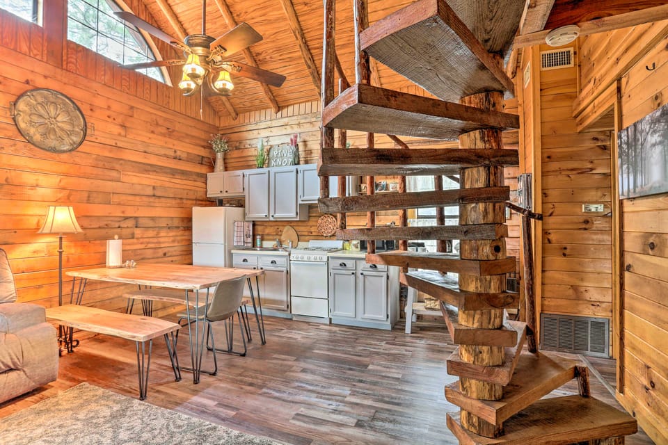 Broken Bow Log Cabin w/ Fire Pit, Pond, & Deck! House in Oklahoma