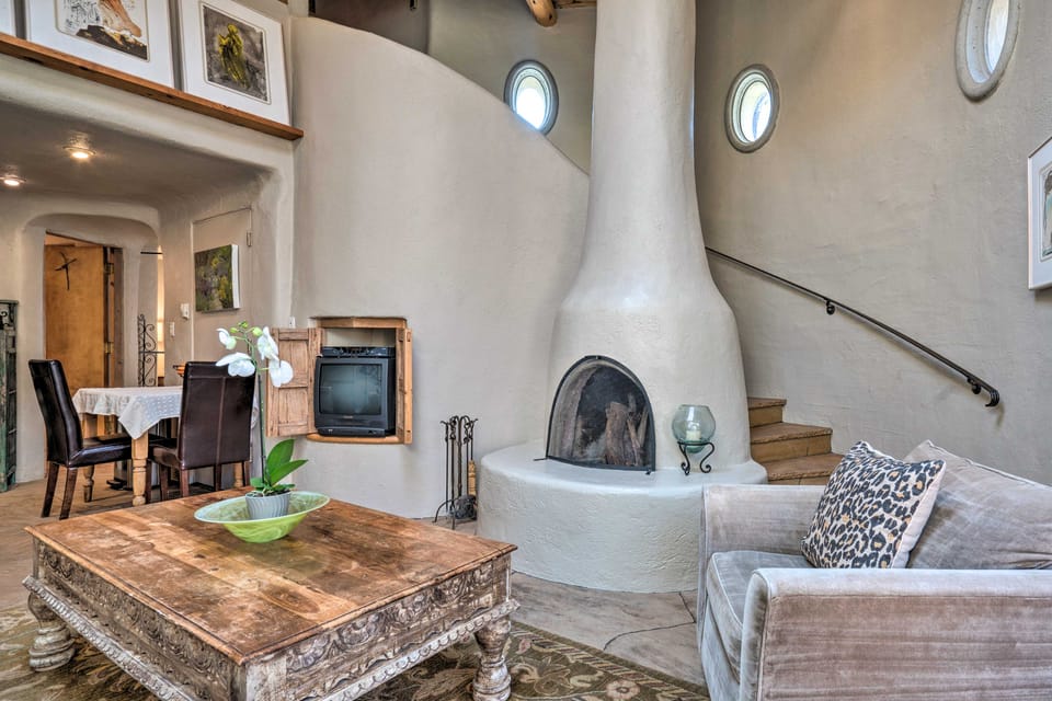 Chic Adobe-Style Bungalow in Historic Santa Fe! House in Santa Fe