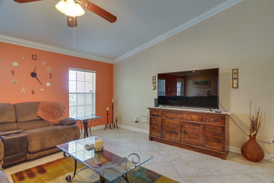 Family-Friendly Home ~ 10 Mi to Dtwn Cape Coral House in Cape Coral
