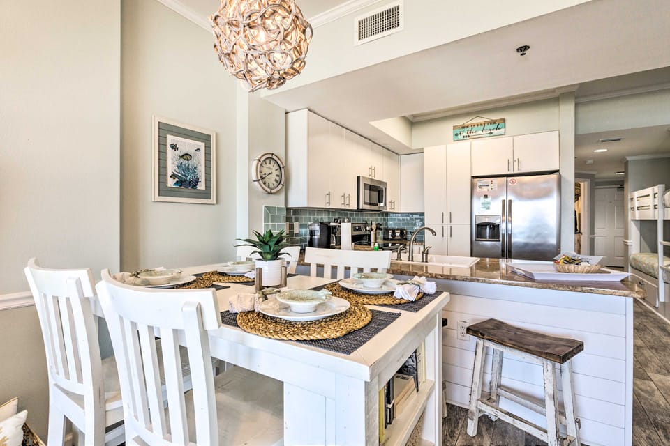 Waves, Rays & Lazy Days: Your Orange Beach Escape! Apartment in Orange Beach