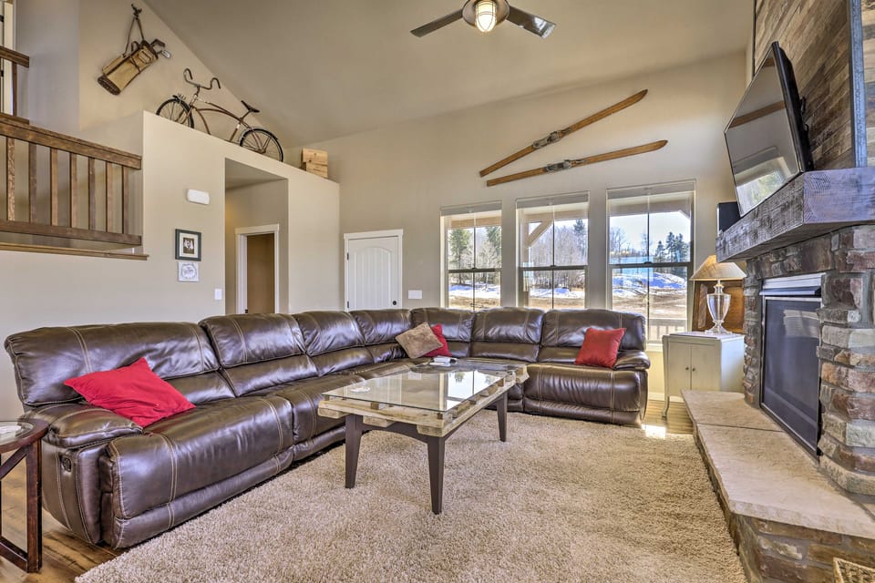 Ski-In/Out Granby Home w/ Gas Grill & Fire Pit! House in Granby