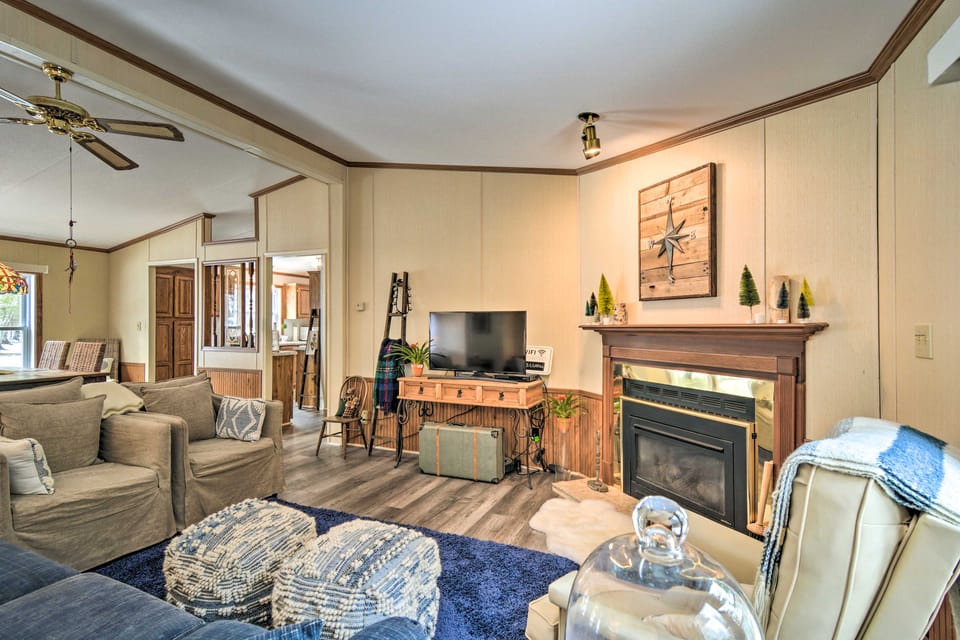 Woodland Retreat: Near Trails, Golf & Wineries! House in Michigan