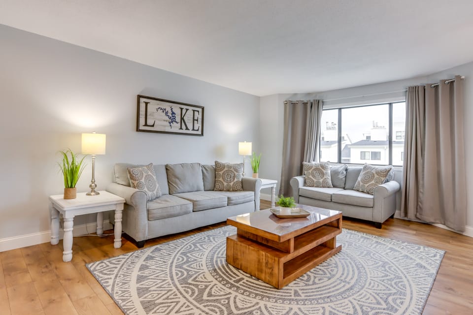 Walk to Shops & Lake: Pool-View Osage Beach Unit Apartment in Osage Beach