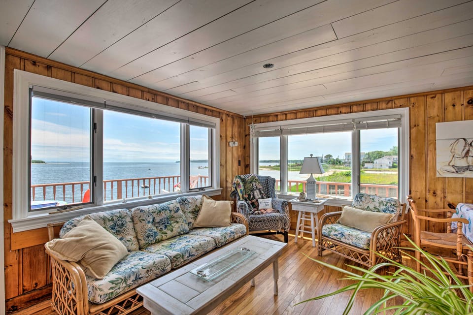 Deck & Beach Access: Waterfront Cape Cod Cottage Cottage in Marion