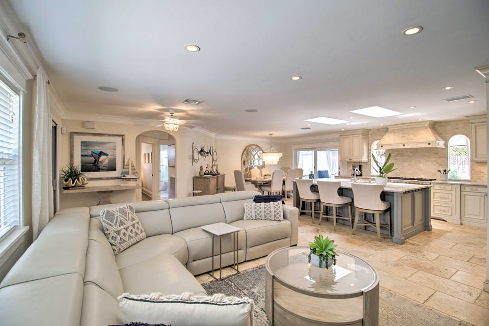 2 Mi to Dtwn: Luxury Getaway in Palm Beach Gardens House in Palm Beach Gardens