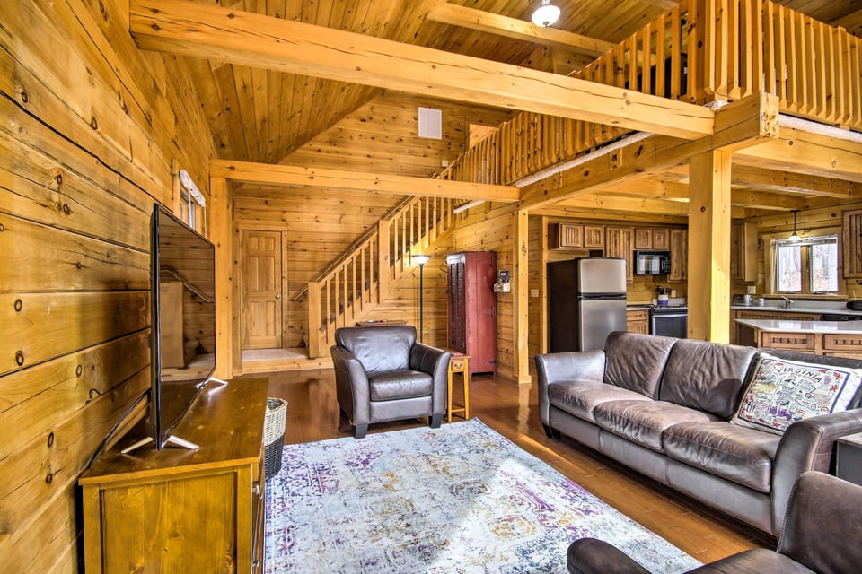 Cozy Winter Retreat: Great Location & Pet Friendly House in Shenandoah Valley