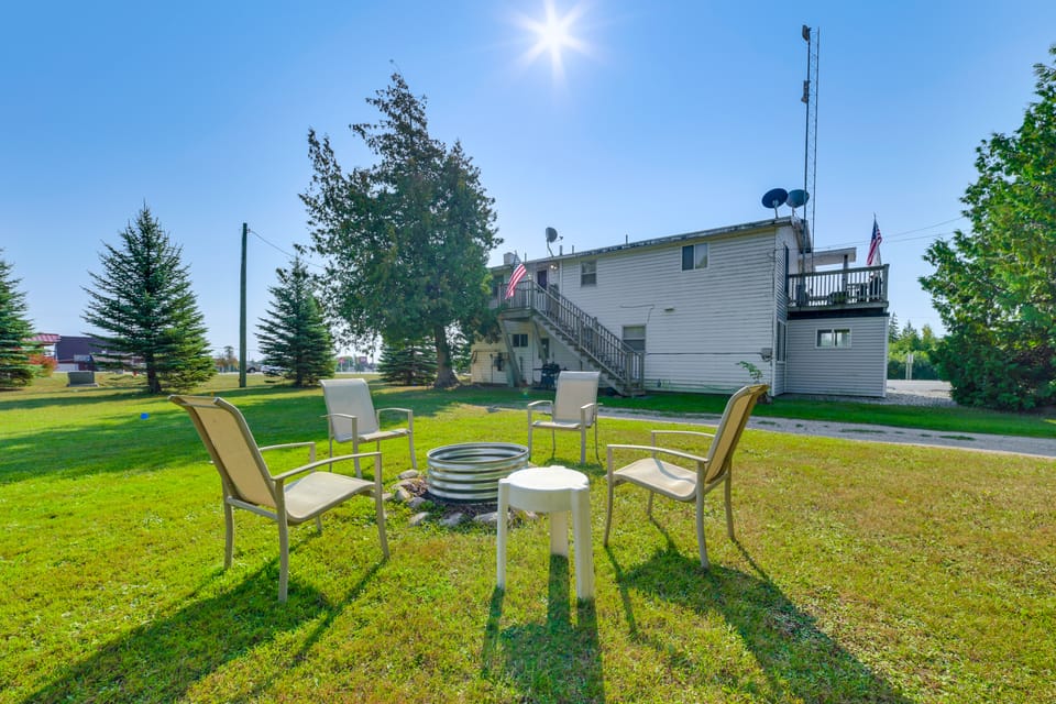 Cozy Apt < 1 Mi Near Lake Huron & Mackinac Island! Apartment in Saint Ignace