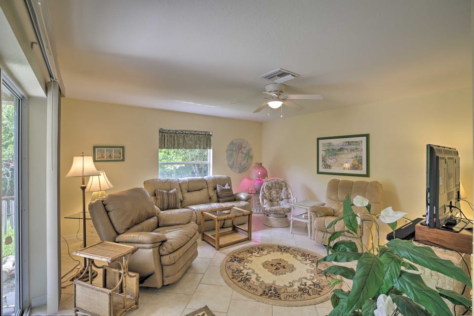 Quiet Home w/ Backyard & Grill in Cape Coral! House in Cape Coral