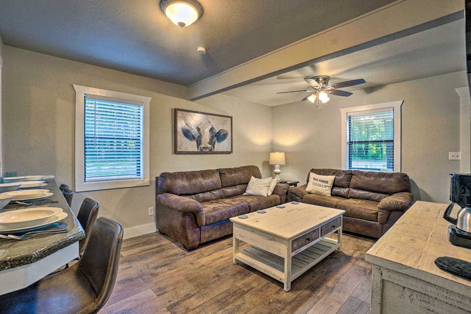 Peaceful Broken Bow Cottage w/ Fire Pit! House in Oklahoma