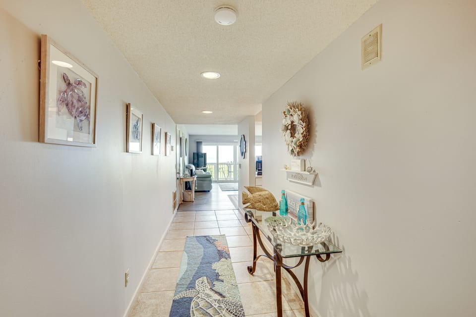 St Helena Island Condo - 1/2 Mi to Beach Apartment in South Carolina