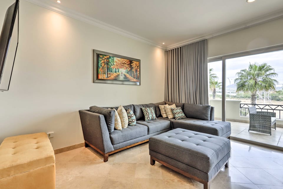 Walk to Beach: Modern Cabo Condo w/ Balcony! Apartment in Cabo San Lucas