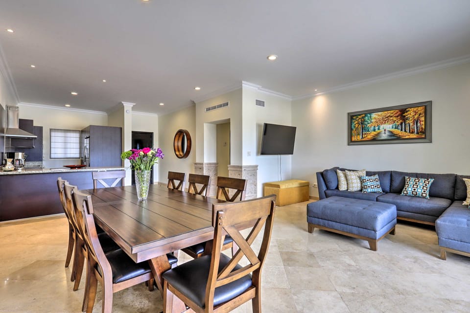 Walk to Beach: Modern Cabo Condo w/ Balcony! Apartment in Cabo San Lucas