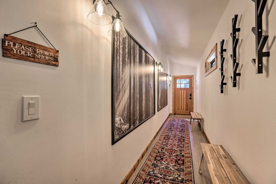 Tahoe Donner Retreat w/ Decks & Lake Access! House in Truckee