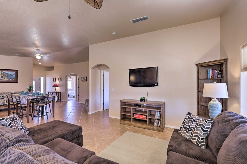 Inviting Retreat w/ Patio < 1 Mi to Colorado River House in Bullhead City